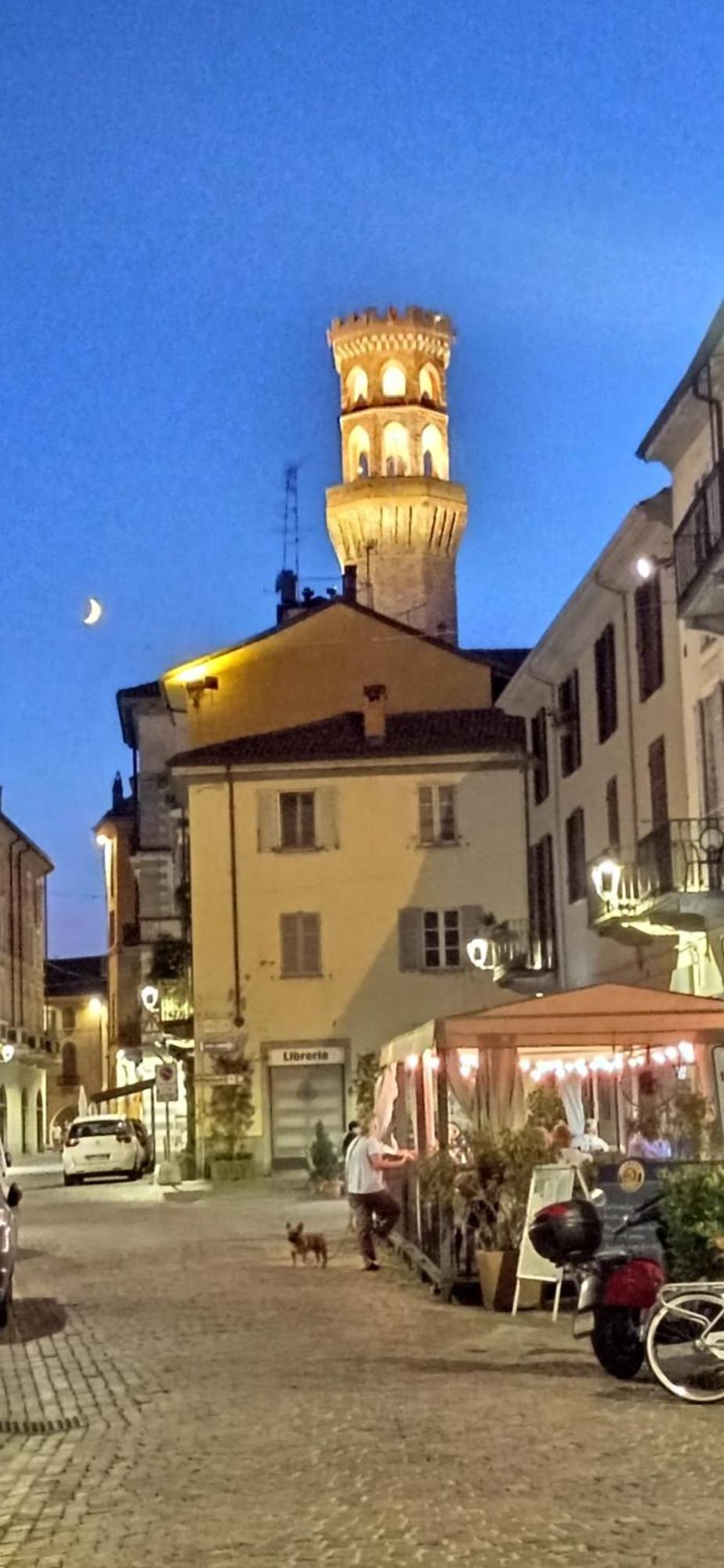 Loft Piazza Cavour Верчеллі Екстер'єр фото